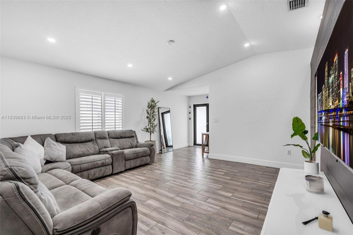 Interior, Living room, Recessed Lighting, Wood Texture Flooring