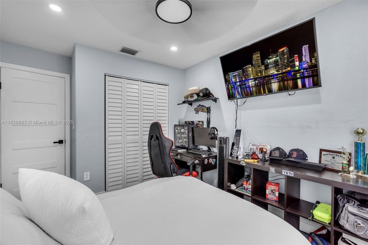 Bedroom, Home Office, Interior, Recessed Lighting