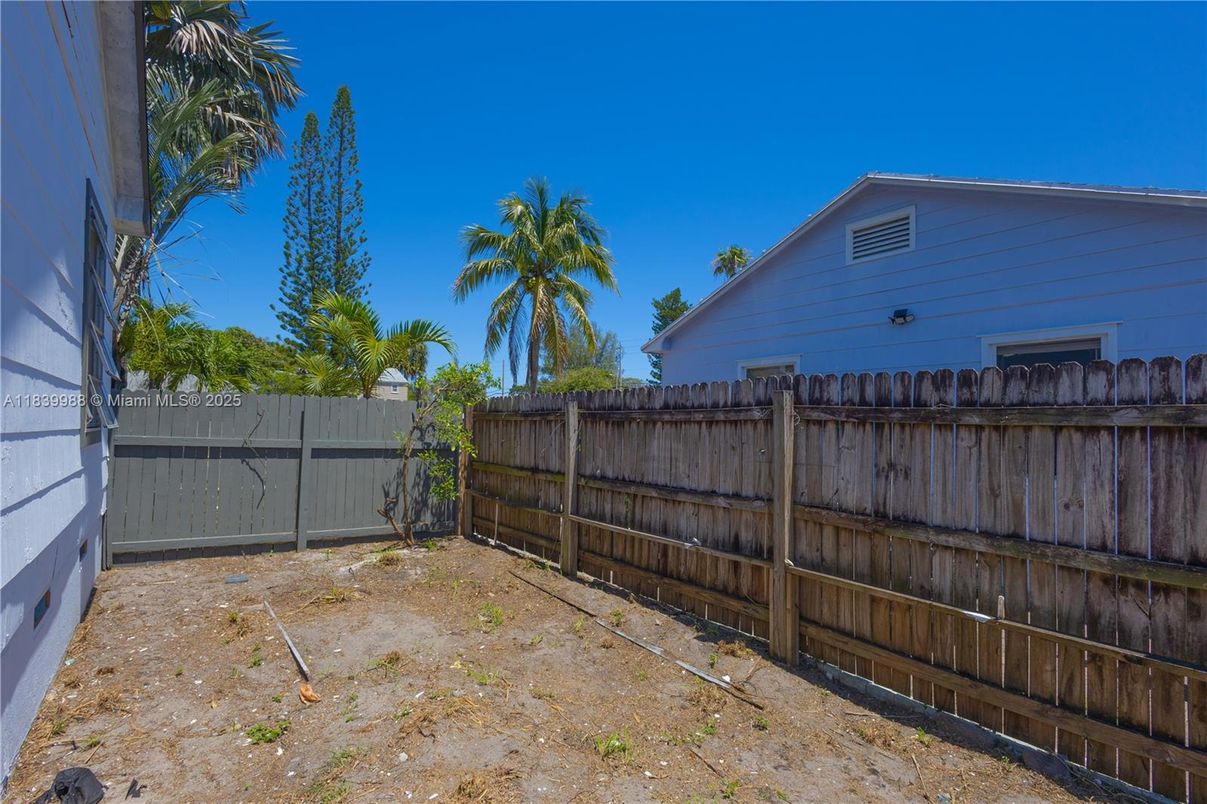 Backyard, Exterior
