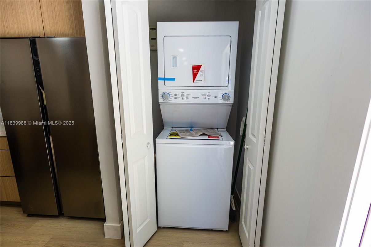 Interior, Utility Closets, Washer, Wood Texture Flooring