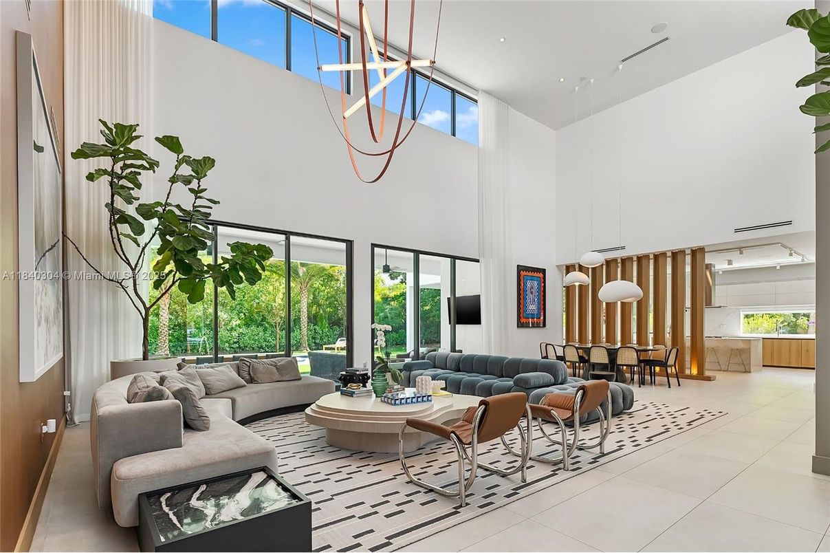 Dining room, Interior, Living room, Pendant Lights, Recessed Lighting
