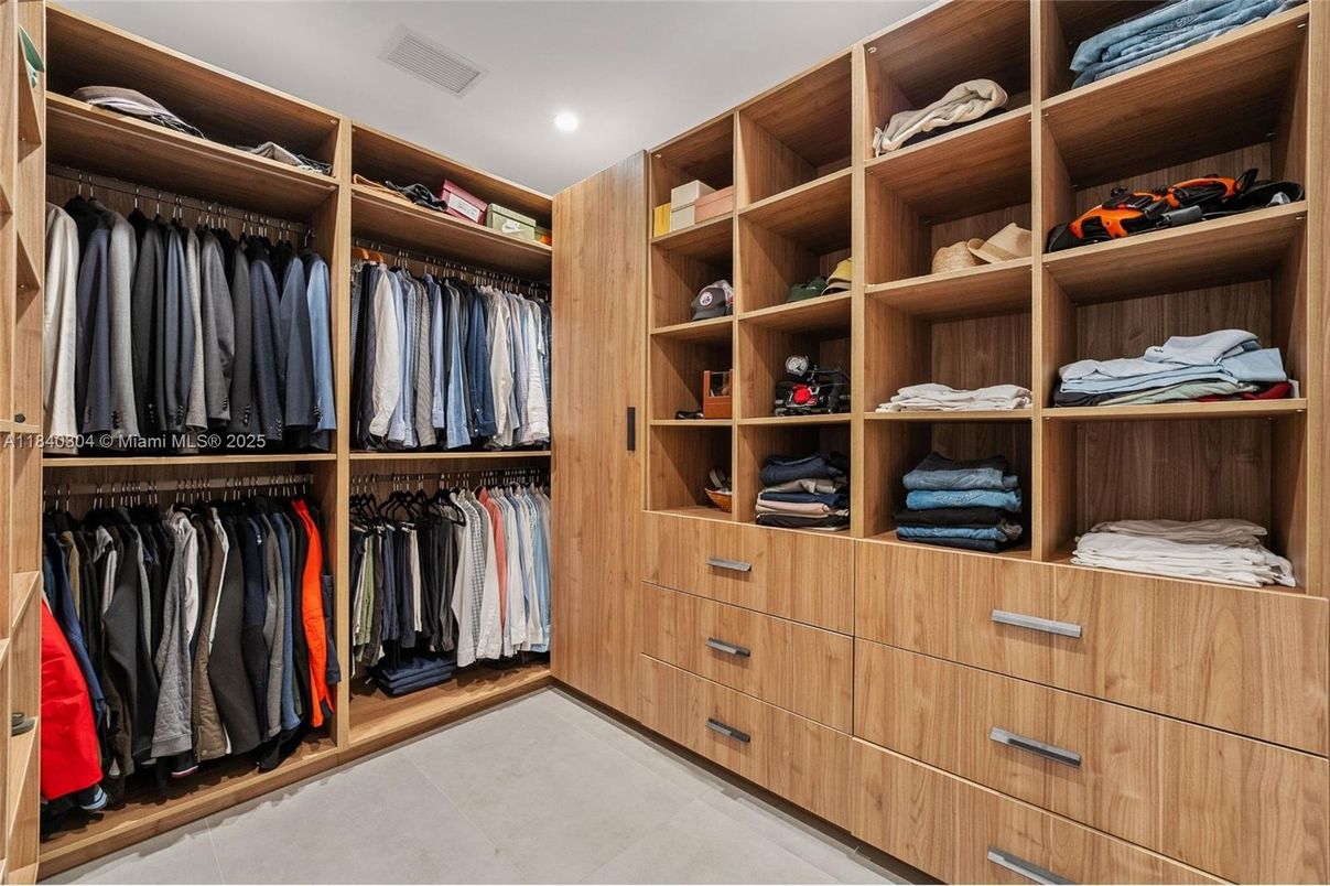Interior, Recessed Lighting, Walk-in Closets
