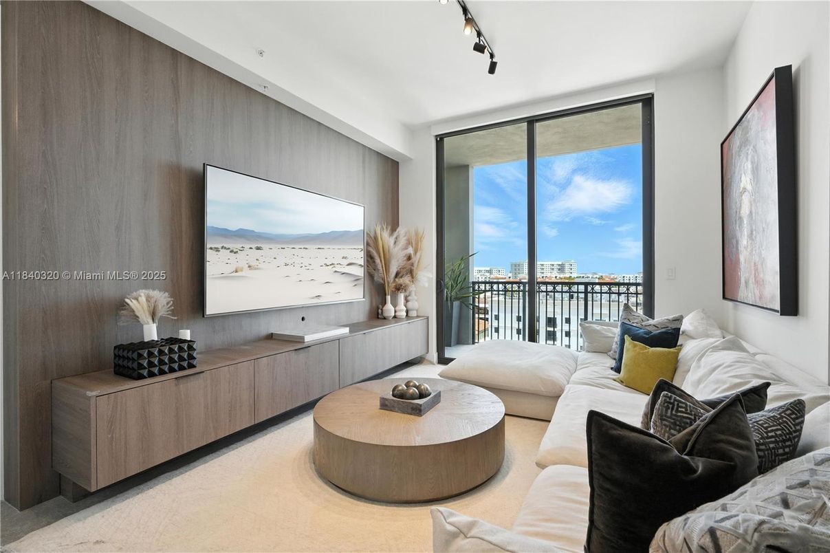 Interior, Living room, Water