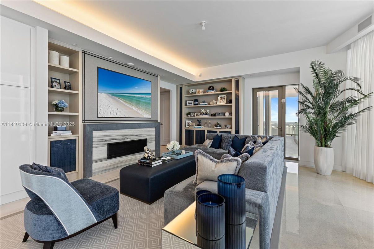 Fireplace, Interior, Living room, Recessed Lighting