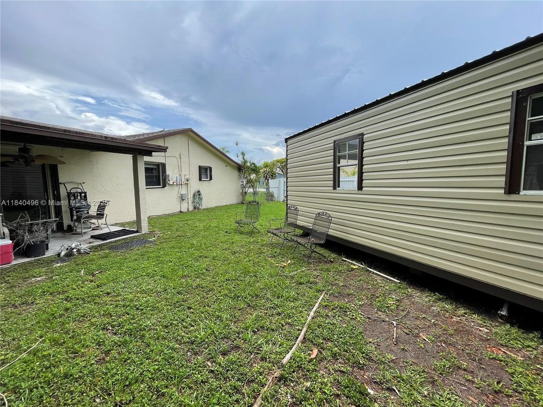 Backyard, Exterior