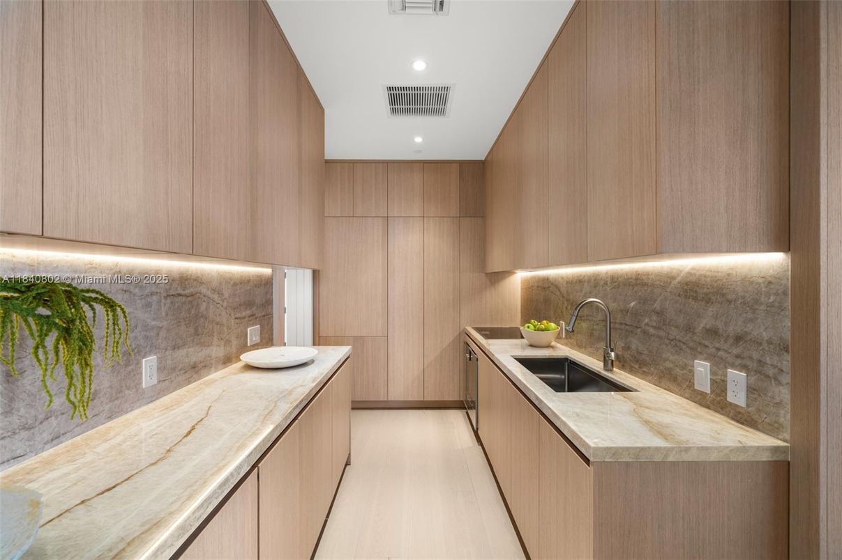 Interior, Kitchen, Recessed Lighting