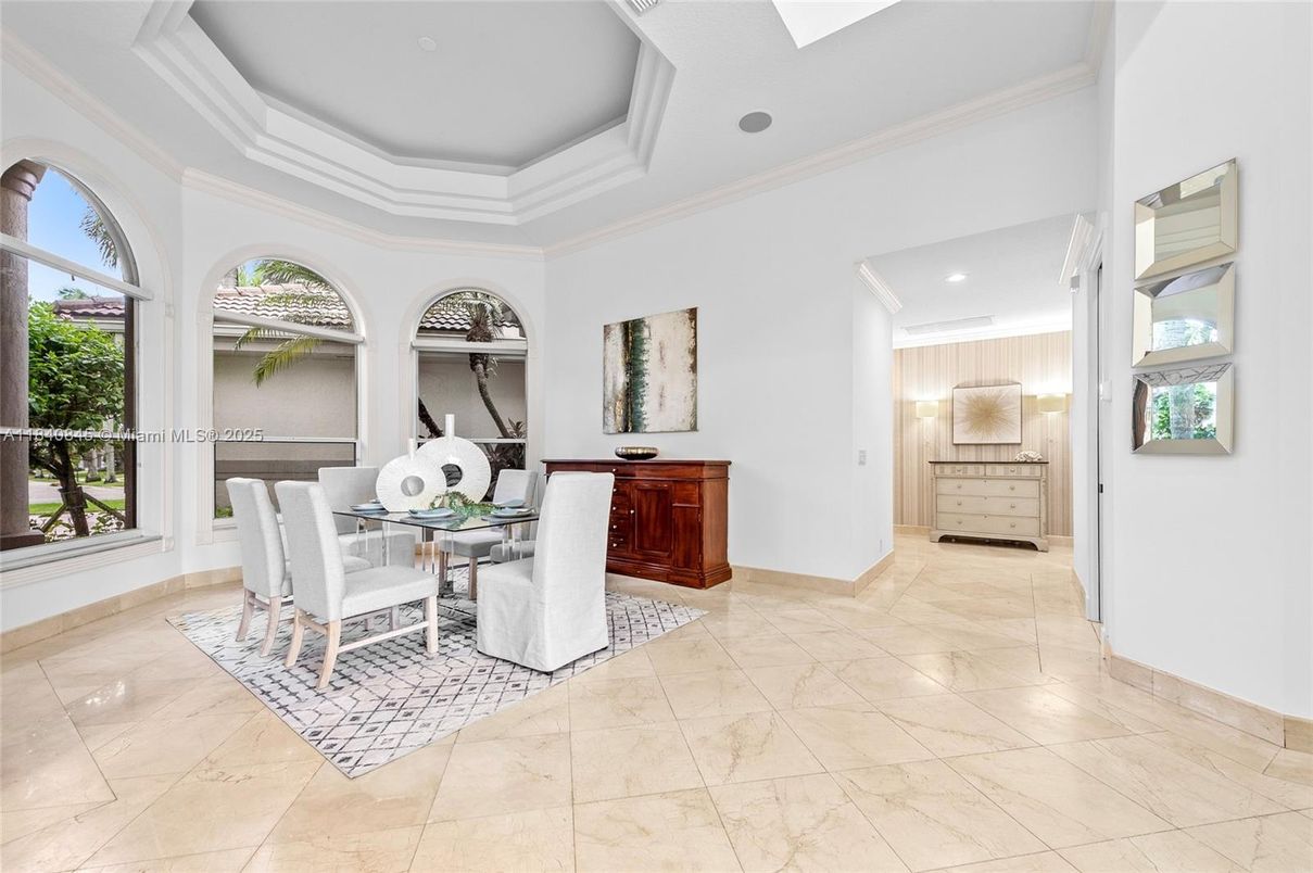 Dining room, Interior, Living room, Recessed Lighting