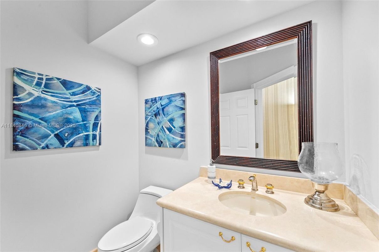 Bathroom, Interior, Recessed Lighting