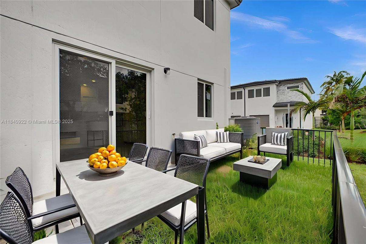 Backyard, Exterior