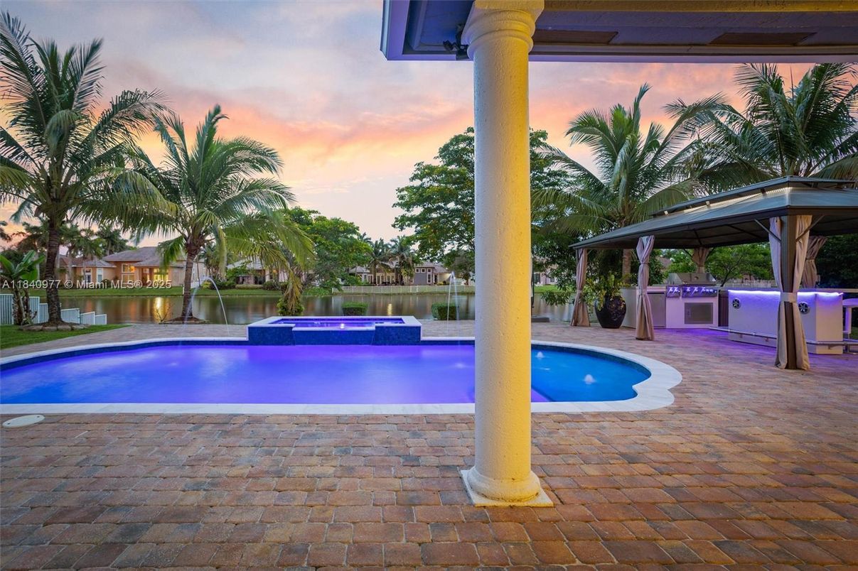 Exterior, Pool, Water