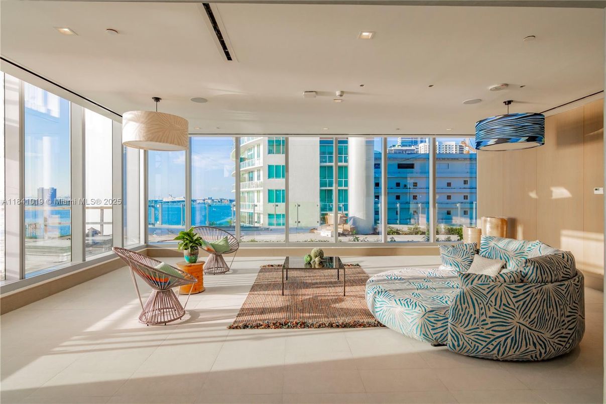 Interior, Pendant Lights, Recessed Lighting, Water