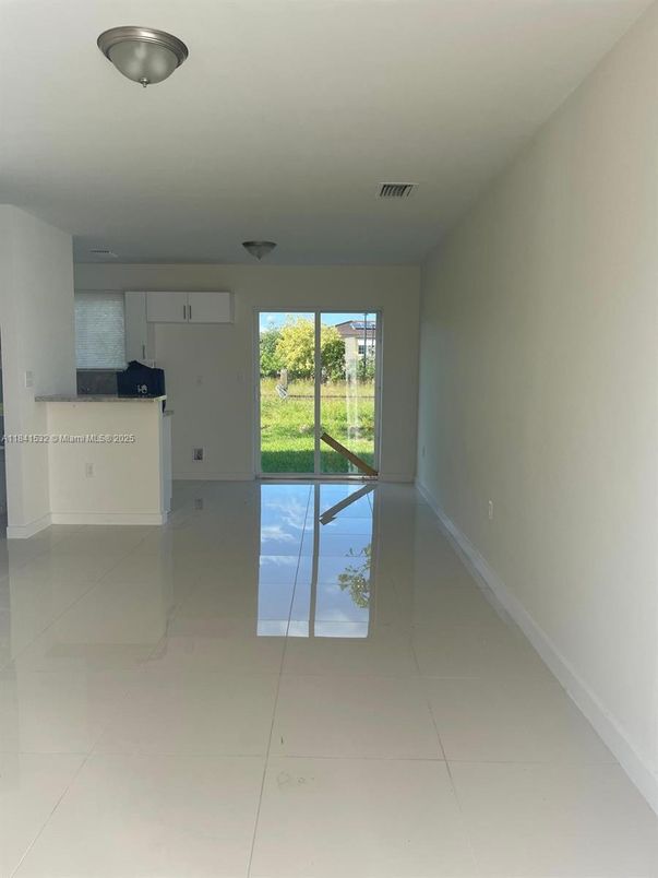 Empty room, Interior, Kitchen