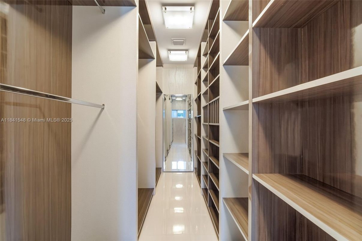 Interior, Walk-in Closets