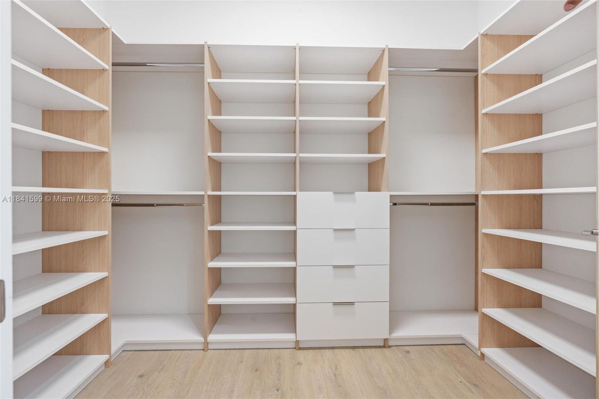 Interior, Walk-in Closets, Wood Texture Flooring