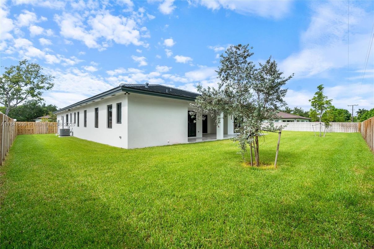 Backyard, Exterior