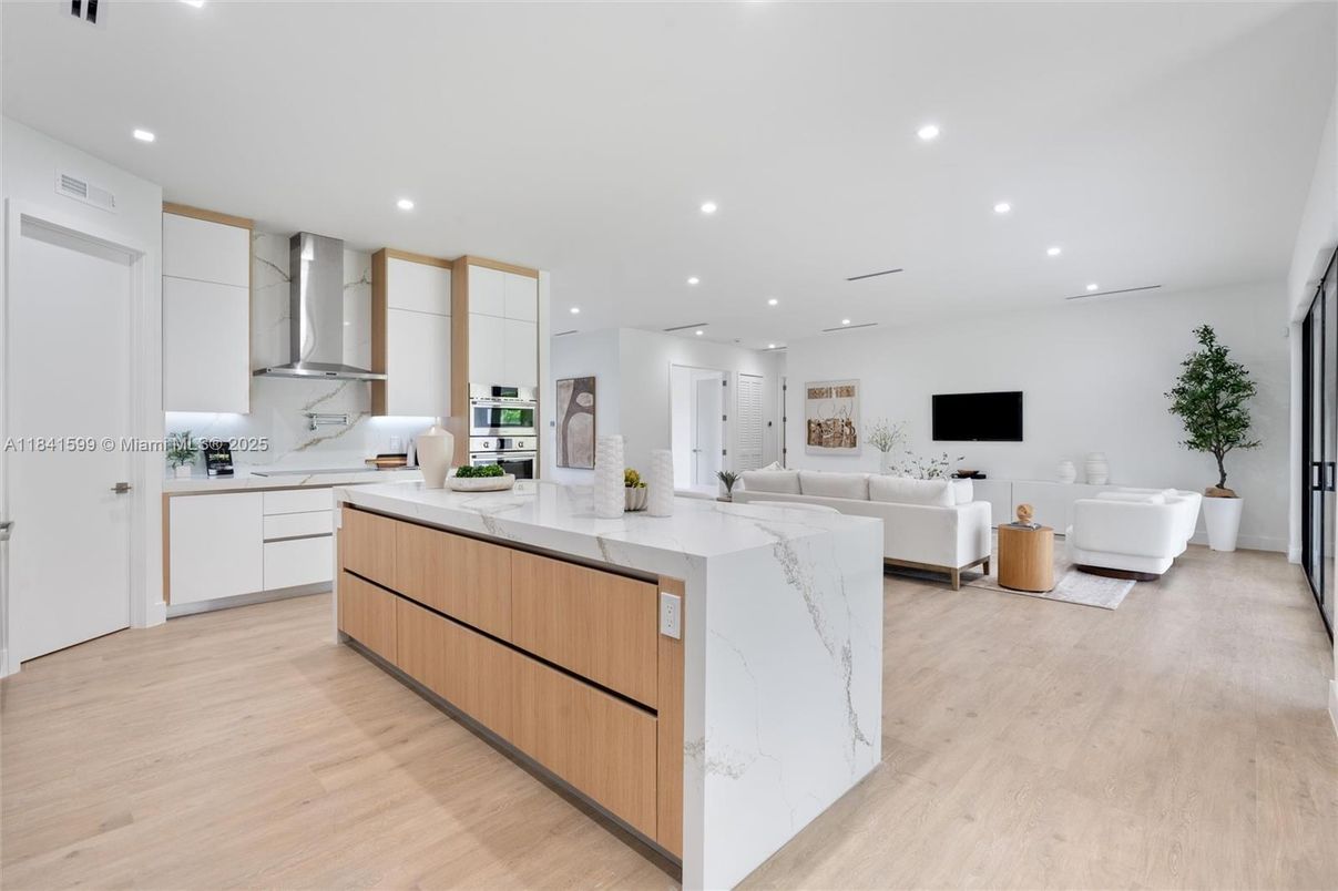 Interior, Kitchen, Living room, Recessed Lighting, Wood Texture Flooring
