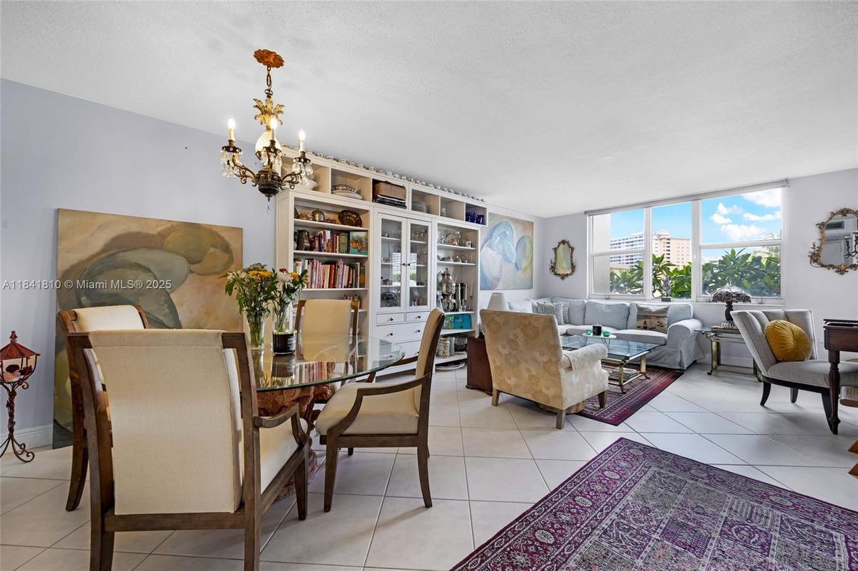 Chandelier, Dining room, Interior, Living room