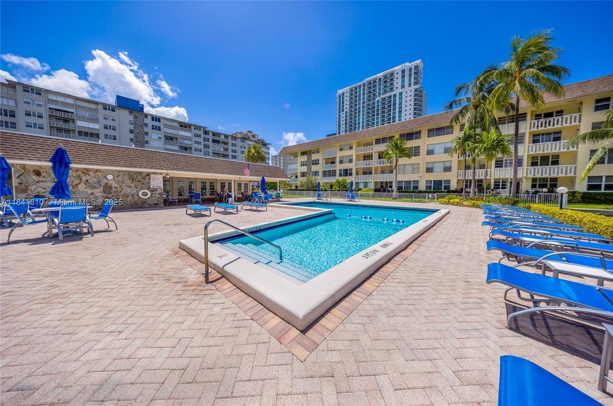 Exterior, Pool