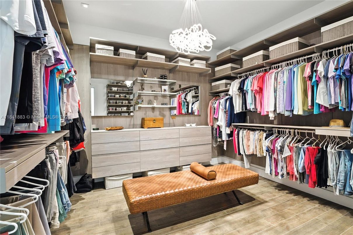 Interior, Pendant Lights, Recessed Lighting, Walk-in Closets, Wood Texture Flooring