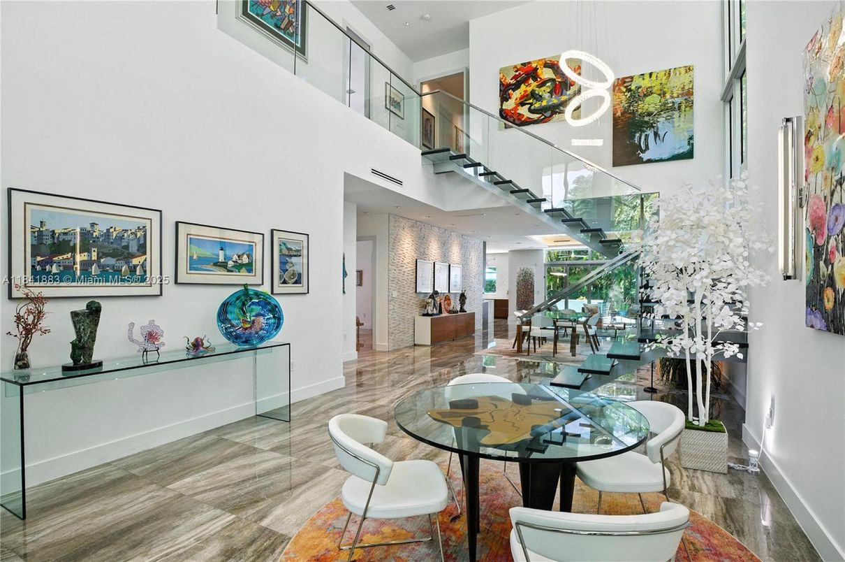 Dining room, Interior, Pendant Lights, Recessed Lighting