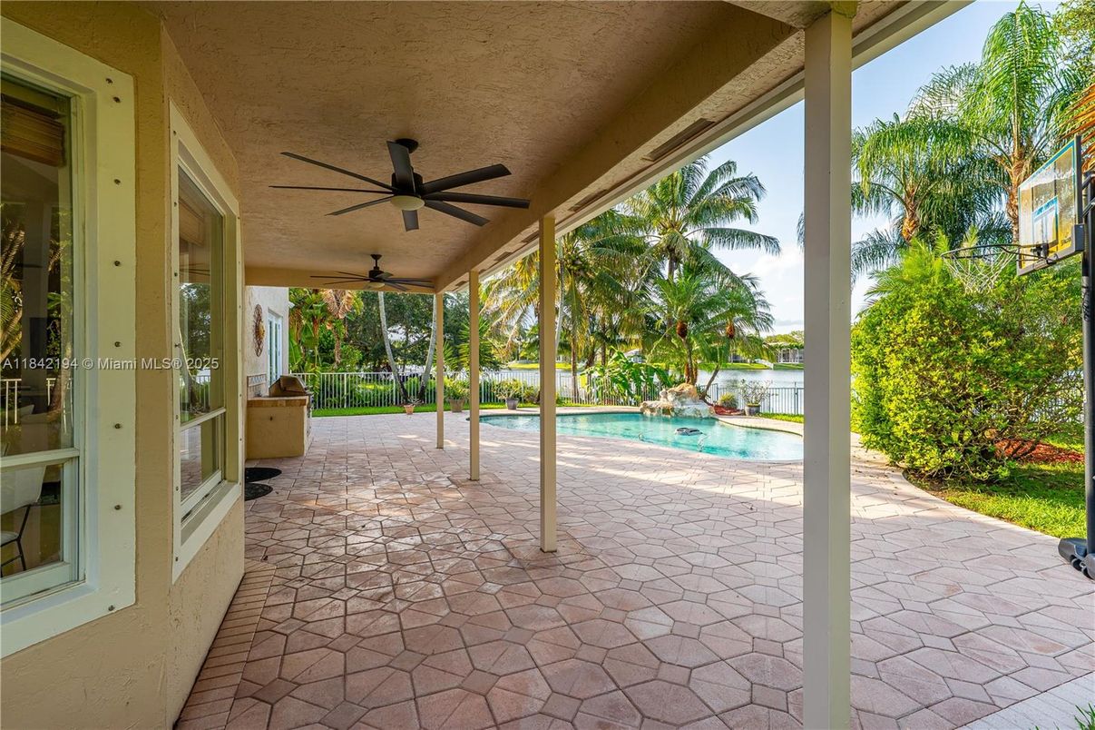 Exterior, Pool, Water