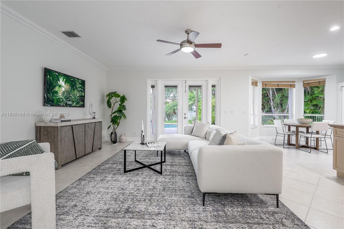Dining room, Interior, Living room, Recessed Lighting