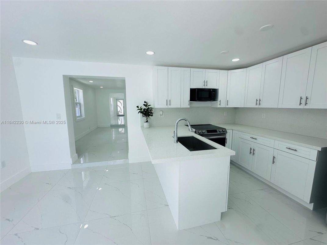 Interior, Kitchen, Marble, Recessed Lighting