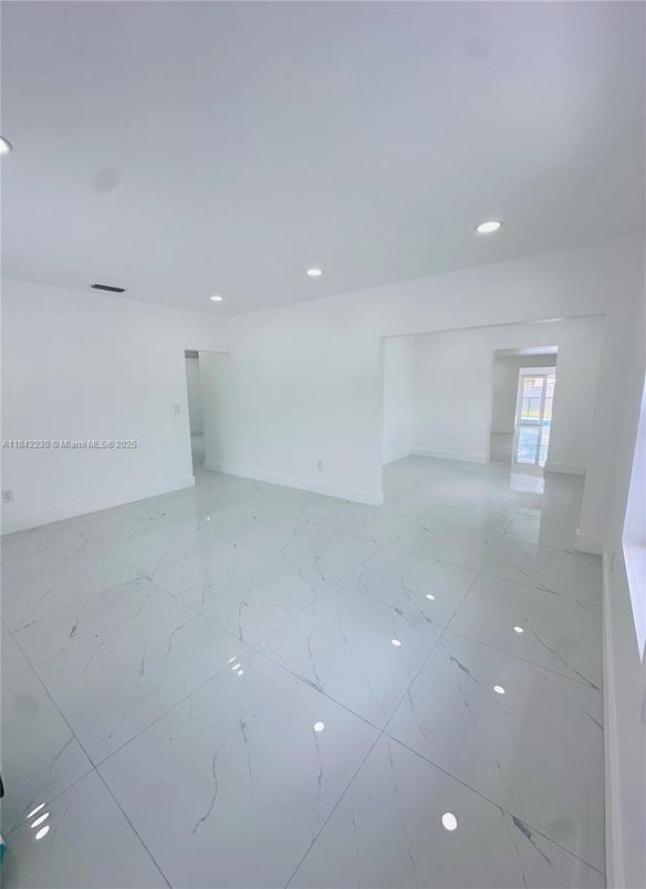 Empty room, Interior, Marble, Recessed Lighting