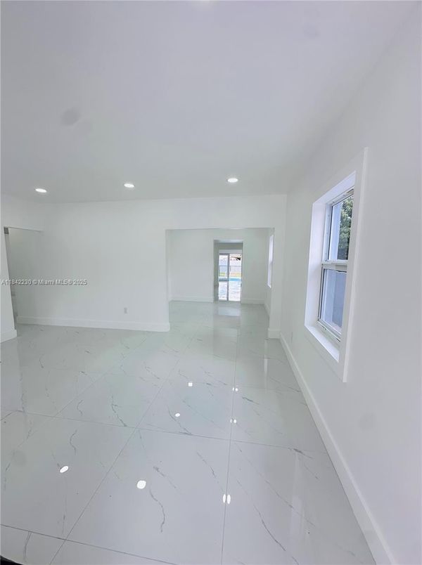 Empty room, Interior, Marble, Recessed Lighting