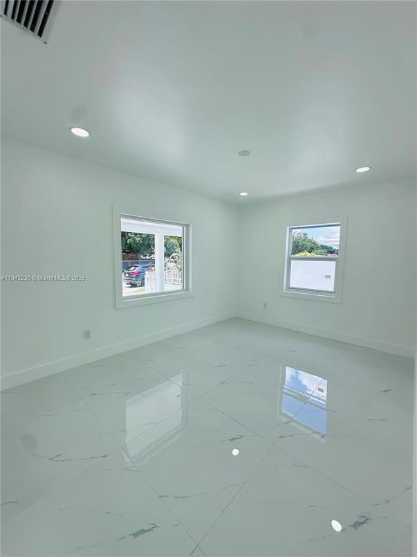 Empty room, Interior, Marble, Recessed Lighting