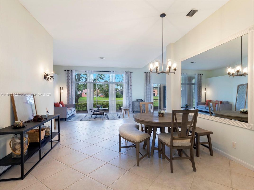 Chandelier, Dining room, Interior, Pendant Lights