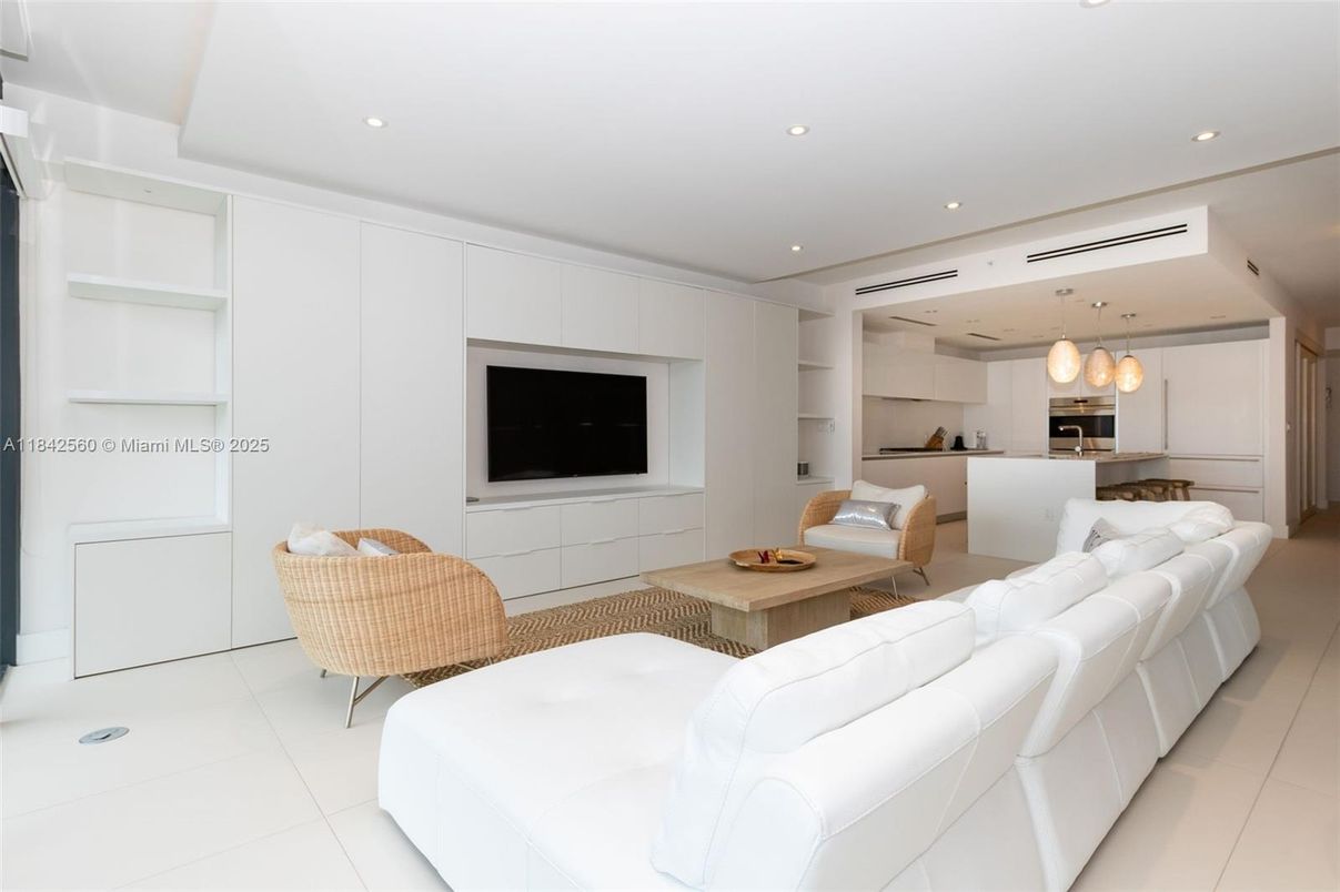 Interior, Kitchen, Living room, Pendant Lights, Recessed Lighting