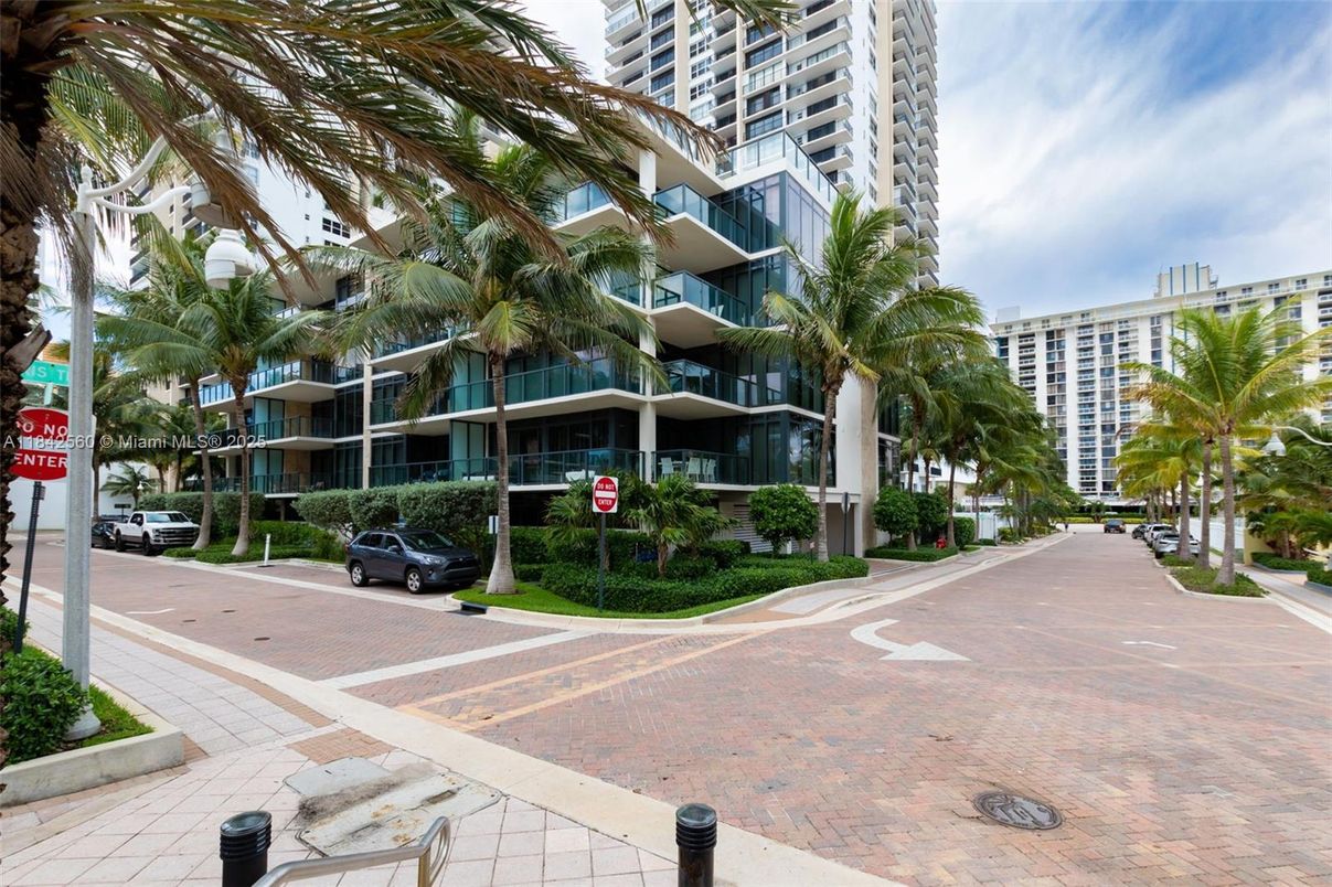 Exterior, Facade, Condo Building