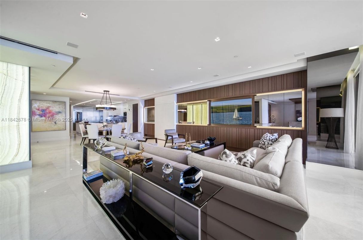Dining room, Interior, Living room, Pendant Lights, Recessed Lighting
