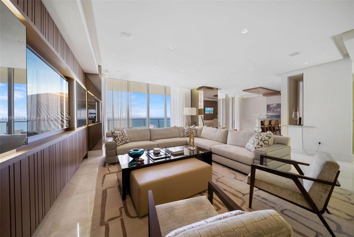 Interior, Living room, Recessed Lighting, Water