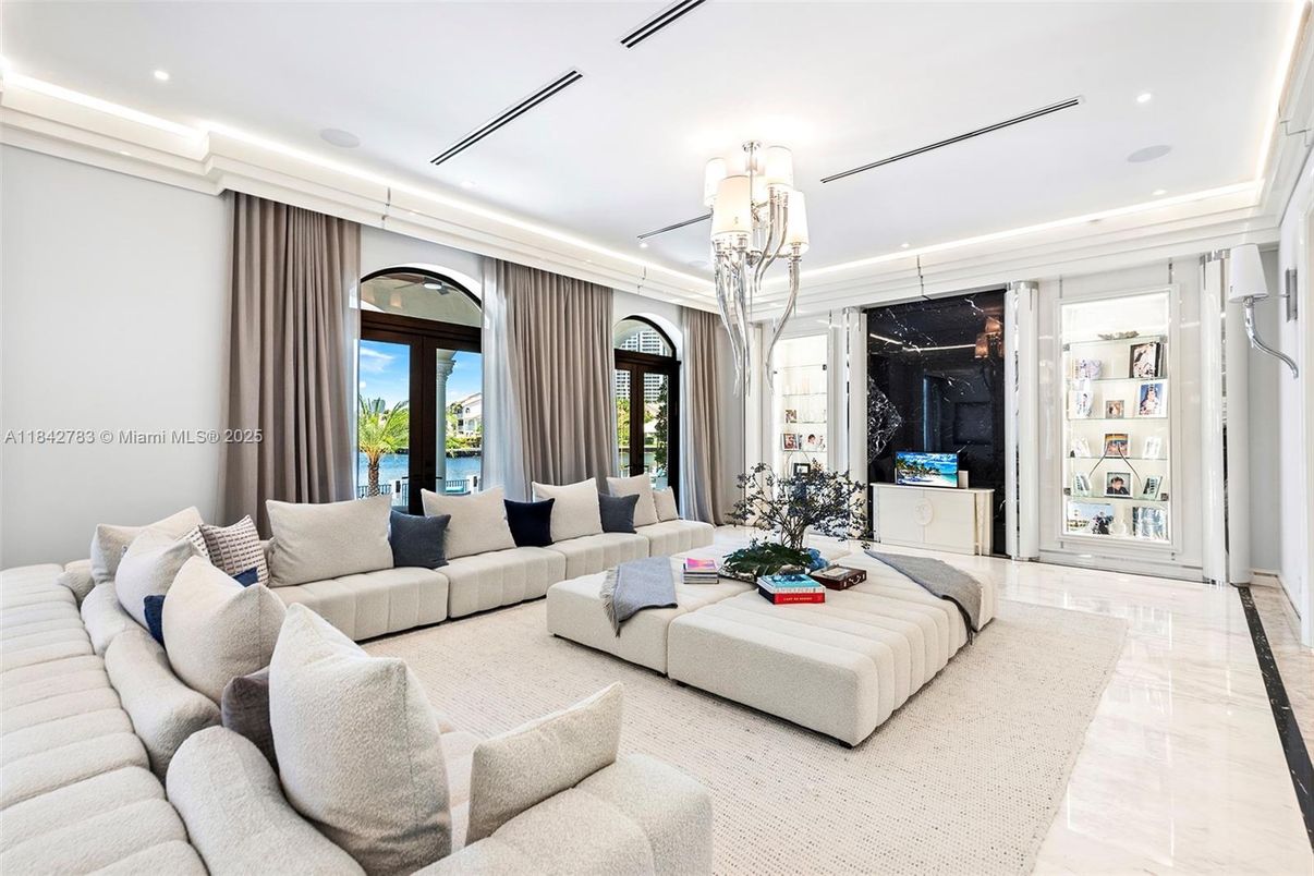Interior, Living room, Recessed Lighting, Water