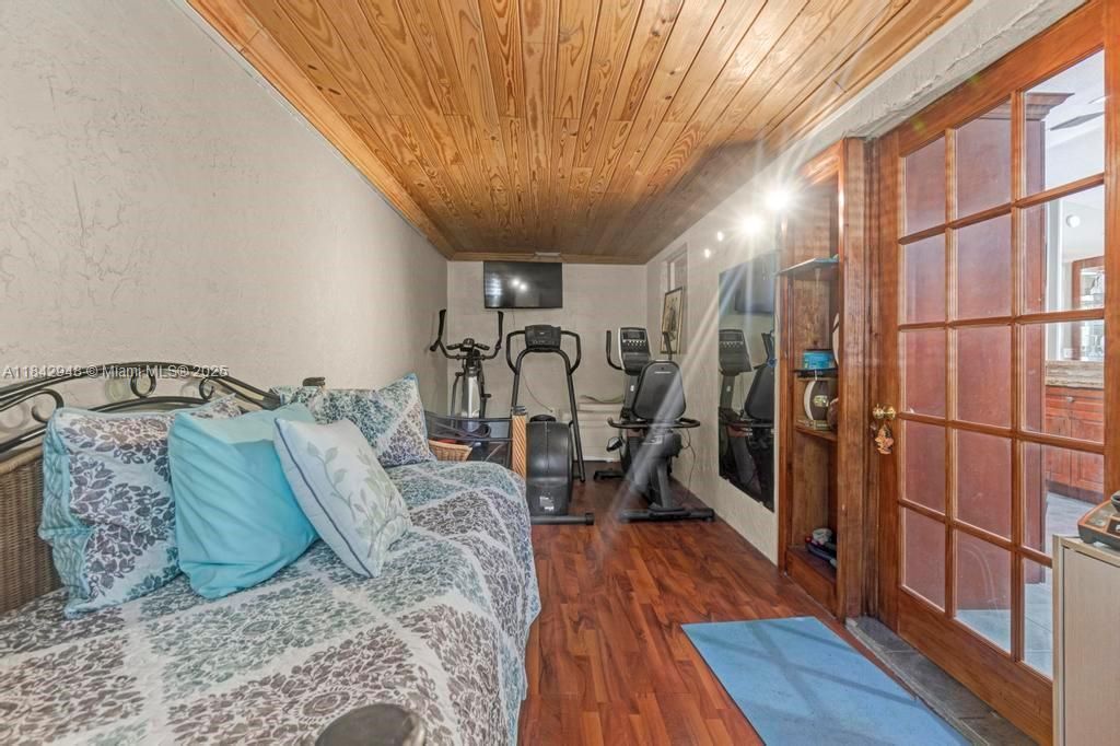 Fitness Equipment, Interior, Wooden Ceilings, Wood Texture Flooring