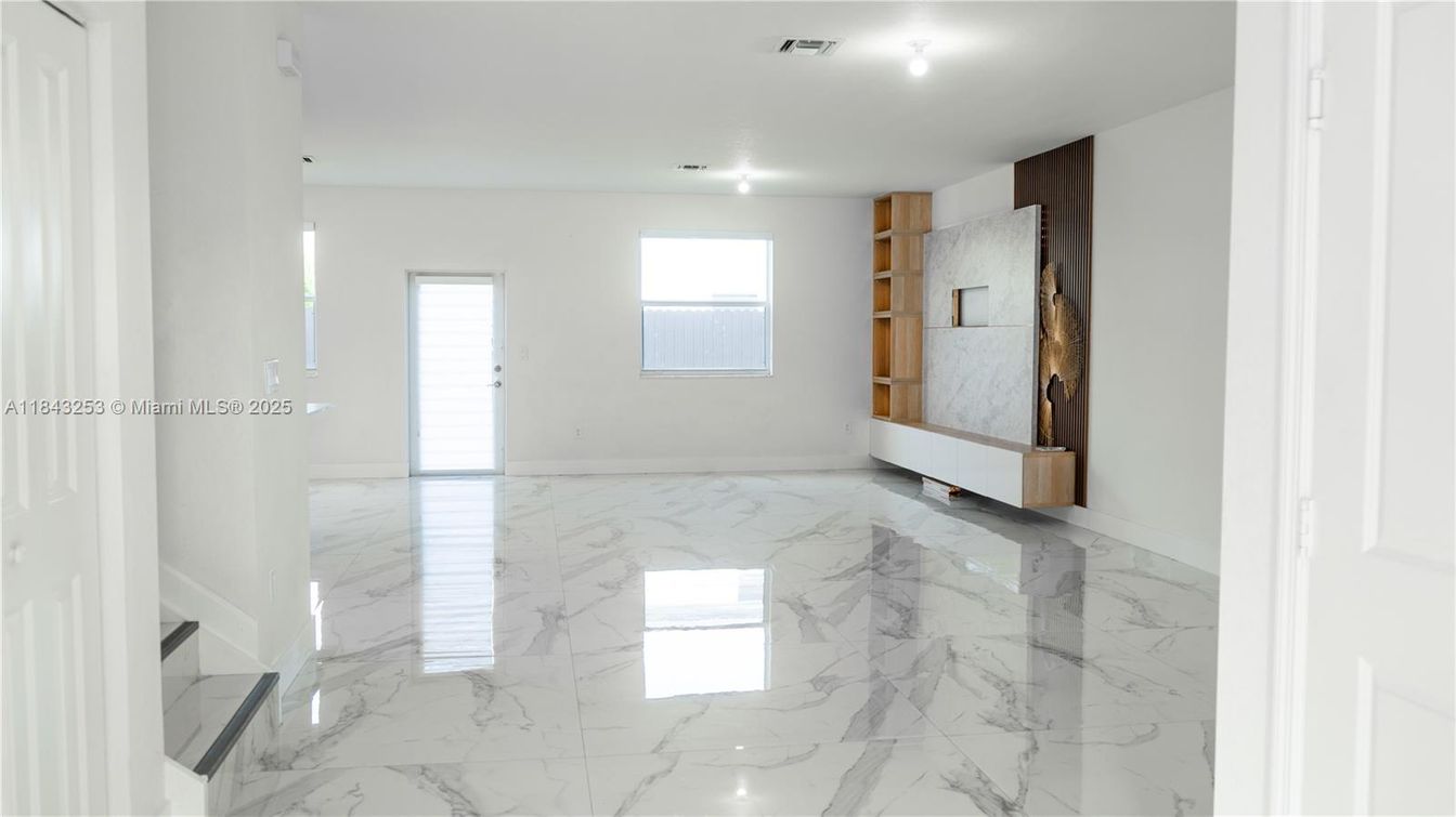 Empty room, Interior, Marble, Recessed Lighting