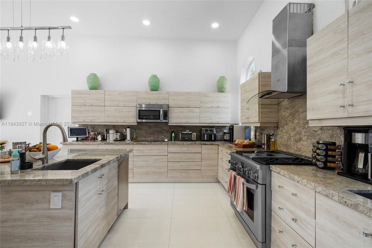 Interior, Kitchen, Pendant Lights, Recessed Lighting, Stainless Steel Appliances