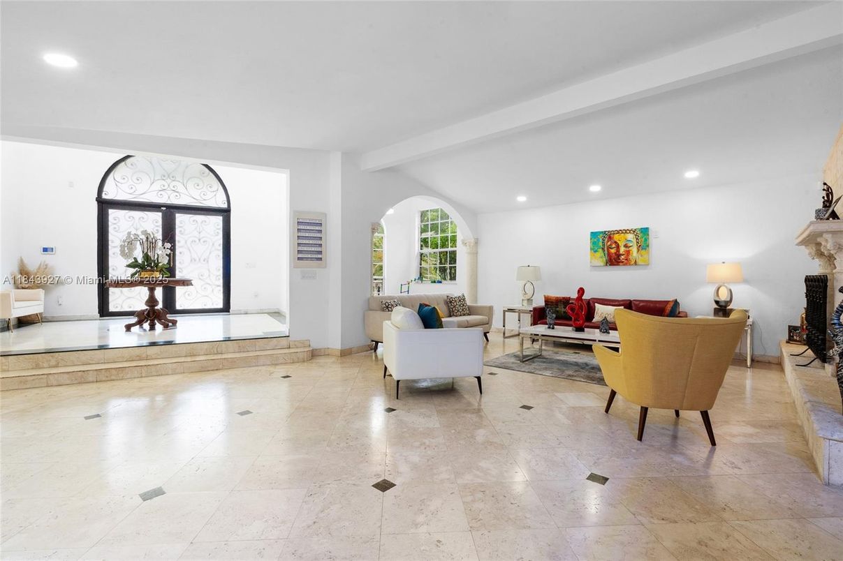 Fireplace, Interior, Living room, Recessed Lighting