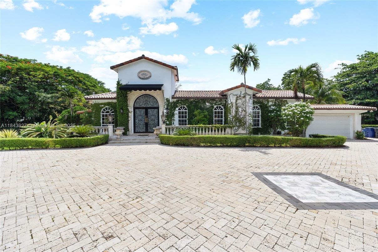 Backyard, Detached Garage, Exterior, Facade, Mediterranean