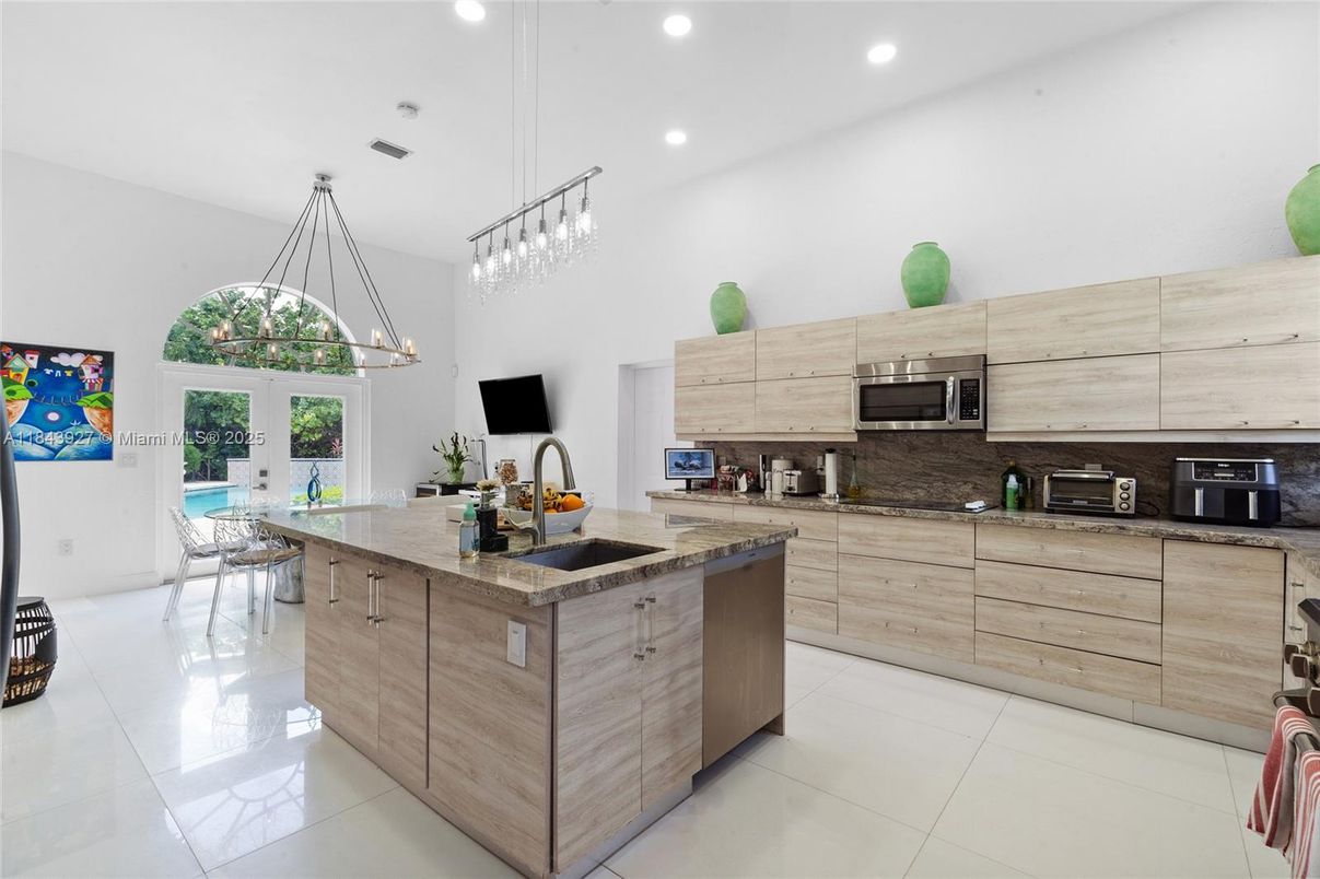 Interior, Kitchen, Pendant Lights, Recessed Lighting, Stainless Steel Appliances