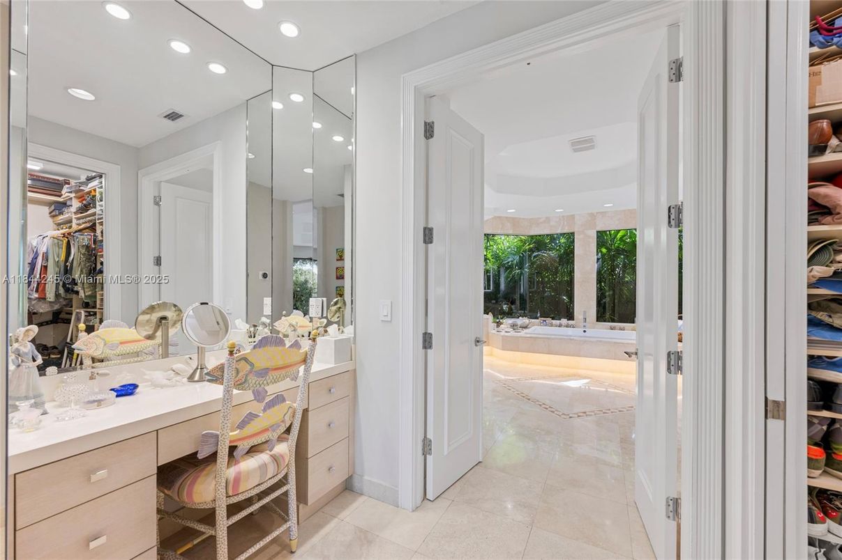 Bathroom, Interior, Recessed Lighting, Walk-in Closets