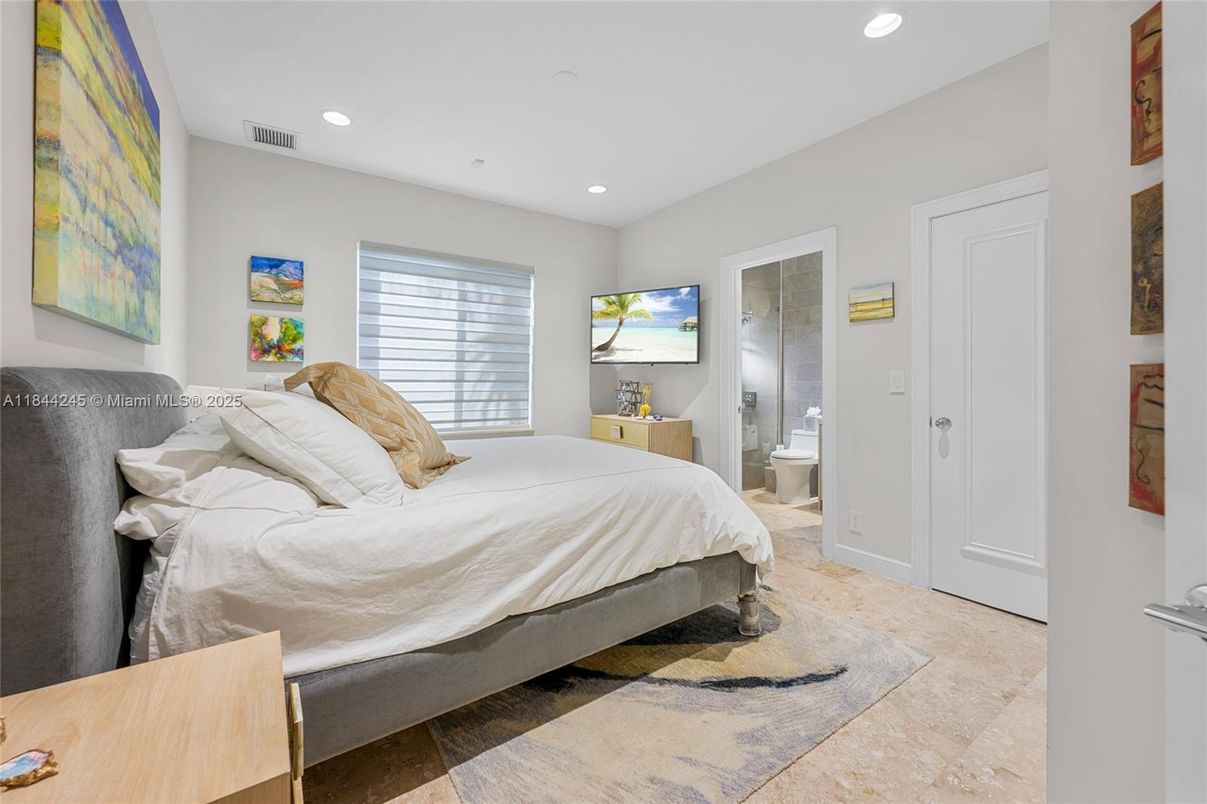 Bathroom, Bedroom, Interior, Recessed Lighting
