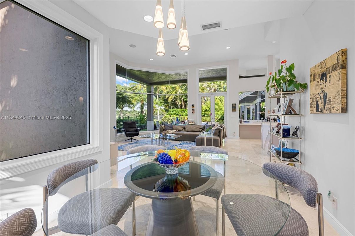 Interior, Living room, Pendant Lights, Recessed Lighting