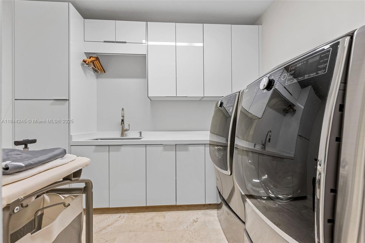 Interior, Washer