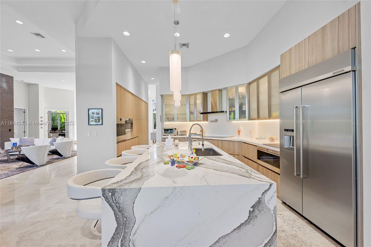 Interior, Kitchen, Living room, Pendant Lights, Recessed Lighting, Stainless Steel Appliances