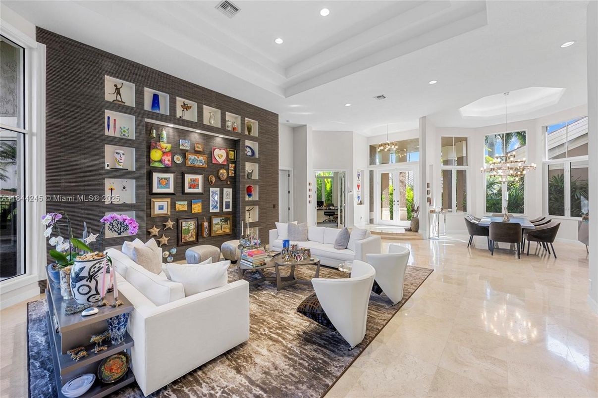 Chandelier, Dining room, Interior, Living room, Pendant Lights, Recessed Lighting