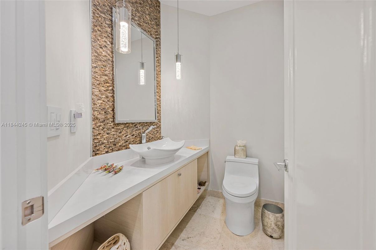 Bathroom, Interior, Pendant Lights
