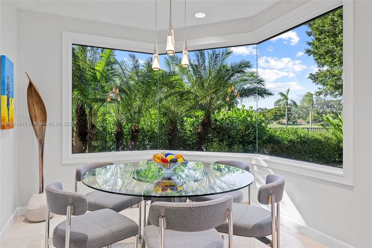 Dining room, Interior, Pendant Lights, Recessed Lighting